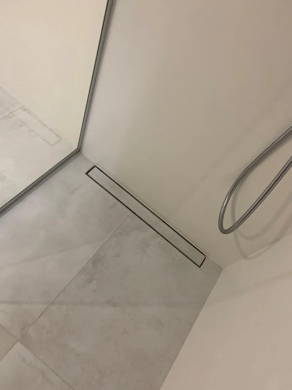 Scurgere de duș cu capac pentru placare cu plăci ceramice