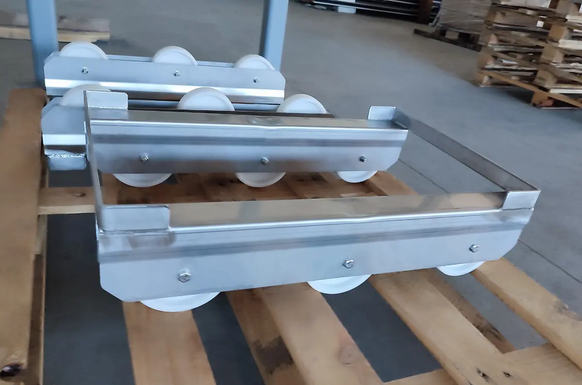 Cărucioare pentru transportul cutiilor Euro